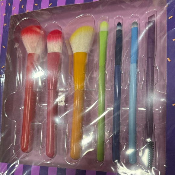 Macy's Colorful Brush Set - Picture 5 of 9